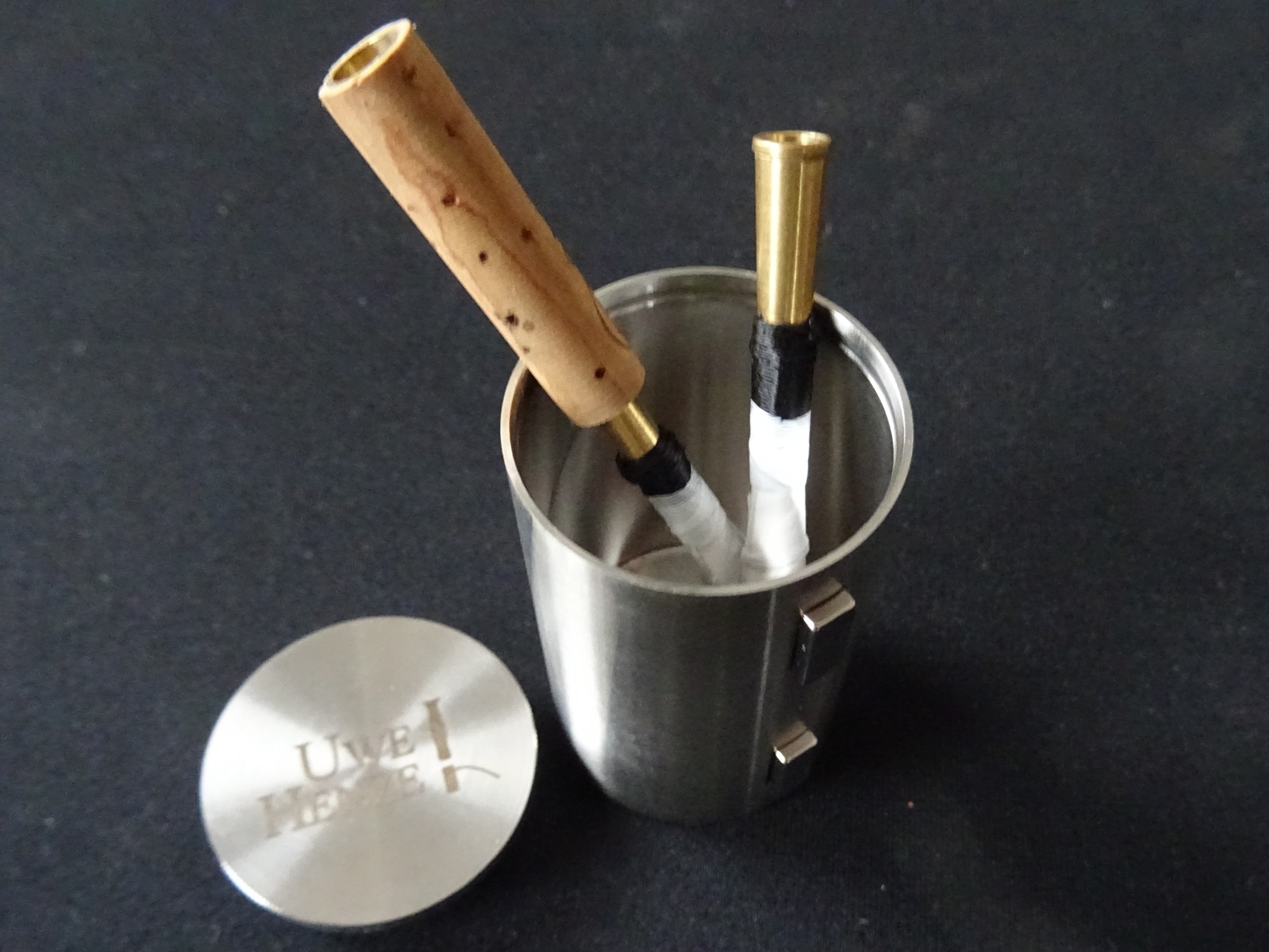 Wasserbecher-f�r Rohre /Wasserdicht +<br>magnetisch - haftet an Notenst�nder/Meta